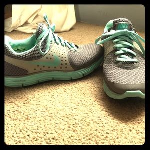 Pre loved Nike running shoes